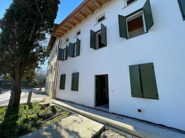 casa indipendente in vendita a Gorizia in zona Piuma