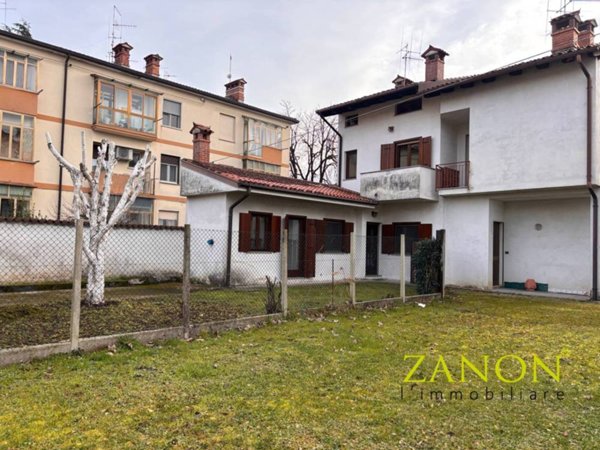 casa indipendente in vendita a Gorizia in zona Lucinico
