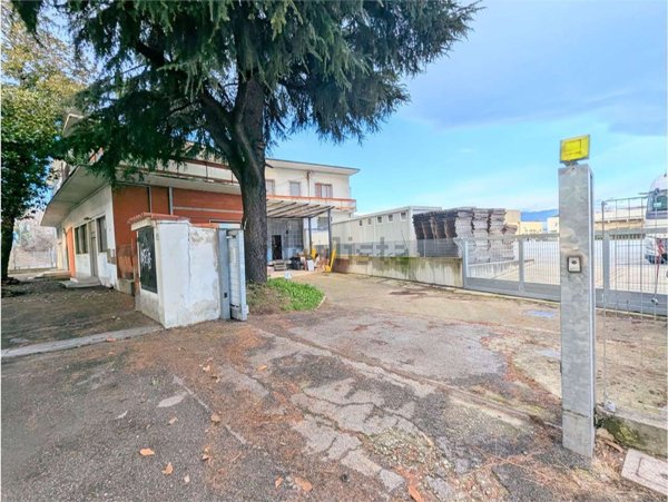 locale di sgombero in vendita a Gorizia