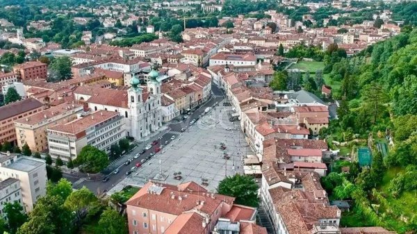villa in vendita a Gorizia in zona Castello