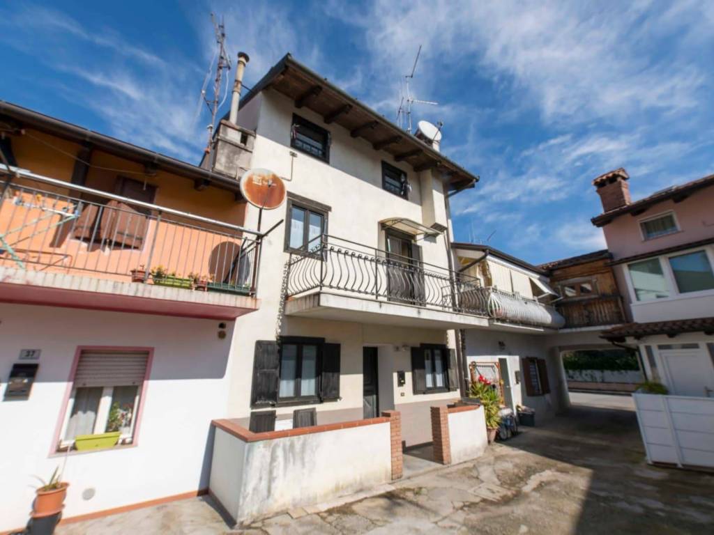 casa indipendente in vendita a Gorizia in zona Lucinico