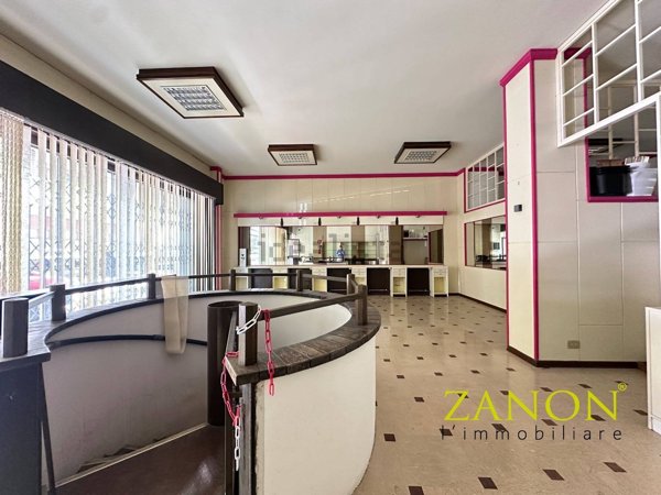 locale commerciale in vendita a Gorizia