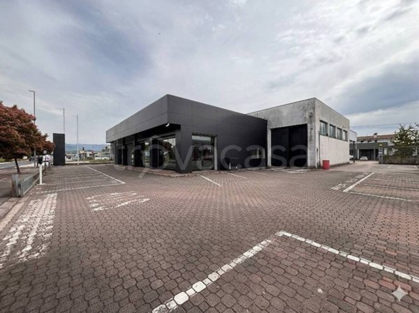 locale commerciale in vendita a Gorizia