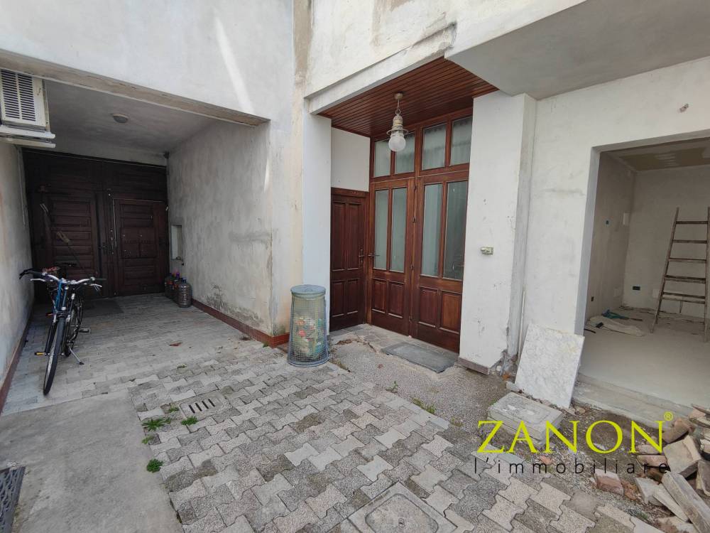 casa indipendente in vendita a Gorizia in zona Piuma