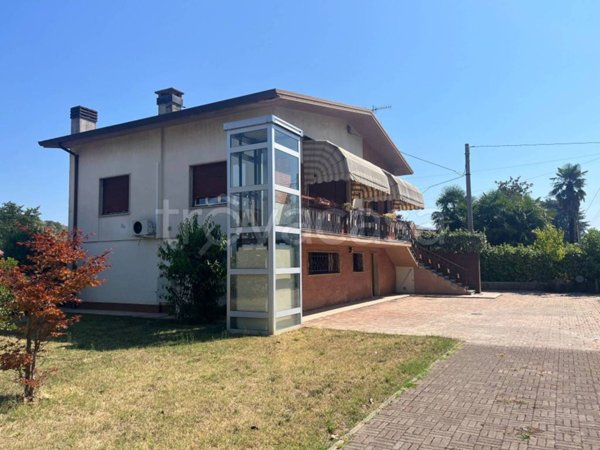 casa indipendente in vendita a Gorizia in zona Lucinico