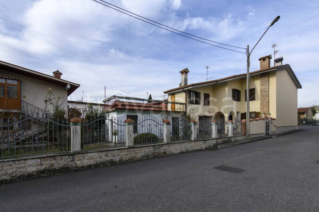 casa indipendente in vendita a Gradisca d'Isonzo