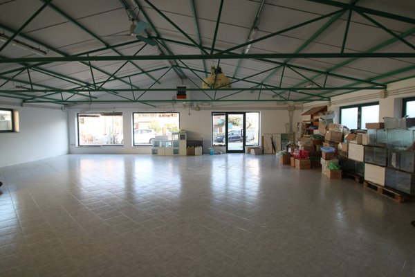locale commerciale in vendita a Gradisca d'Isonzo