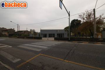 locale commerciale in vendita a Gradisca d'Isonzo