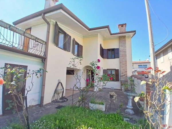 casa indipendente in vendita a Gradisca d'Isonzo