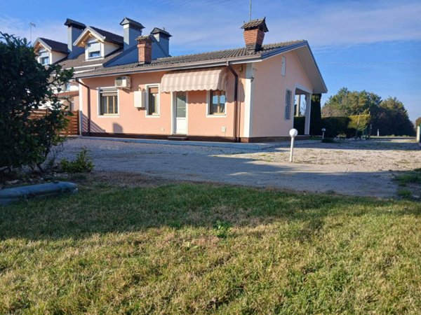 casa indipendente in vendita a Gradisca d'Isonzo