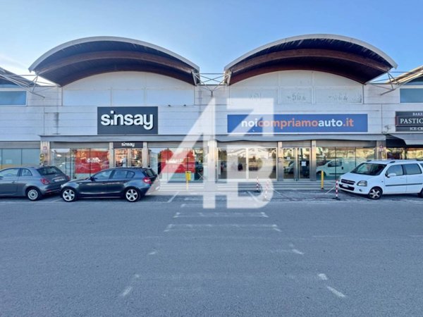 locale commerciale in vendita a Gradisca d'Isonzo