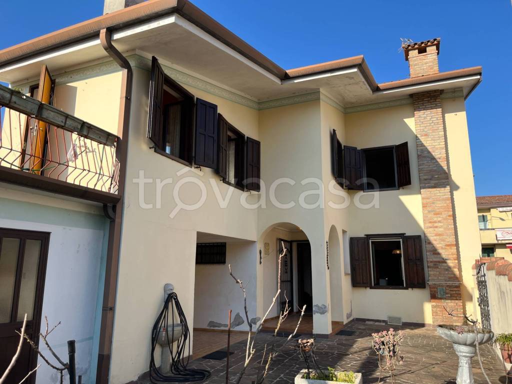 casa indipendente in vendita a Gradisca d'Isonzo