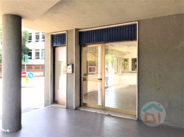 locale commerciale in vendita a Gradisca d'Isonzo