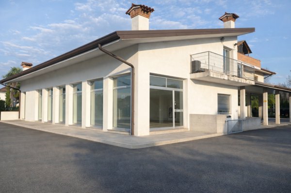 negozio in vendita a Gradisca d'Isonzo