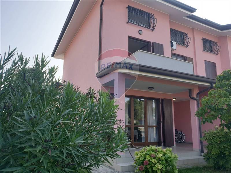 casa indipendente in vendita a Grado
