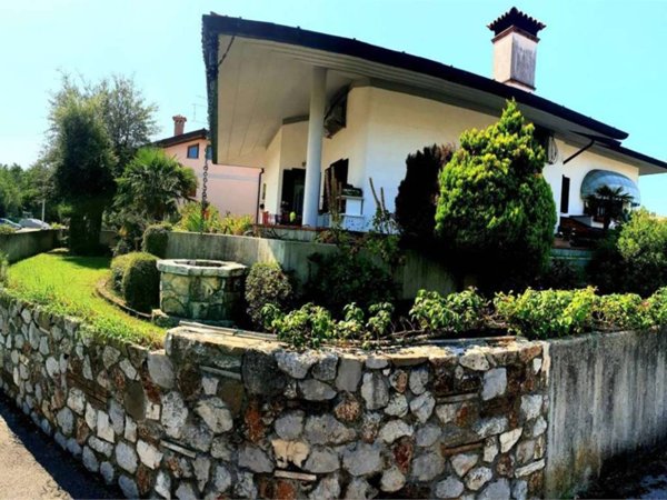 casa indipendente in vendita a Grado