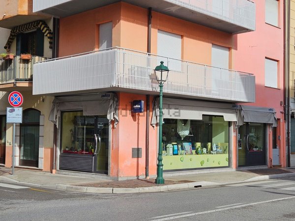 locale commerciale in vendita a Grado