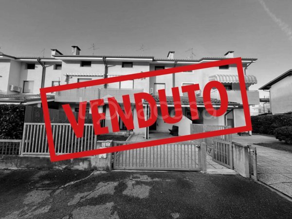 casa indipendente in vendita a Grado