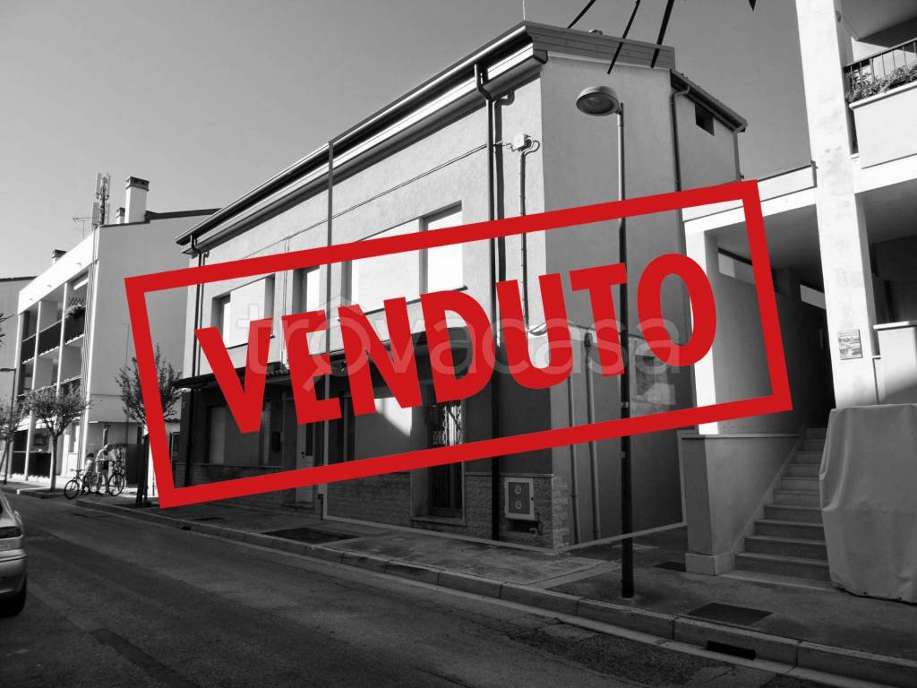 casa indipendente in vendita a Grado