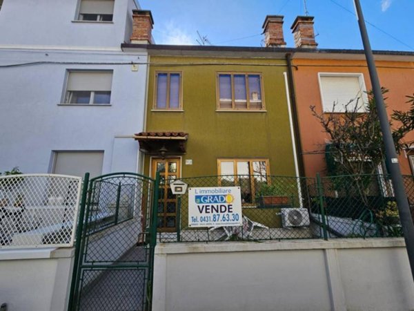 casa indipendente in vendita a Grado