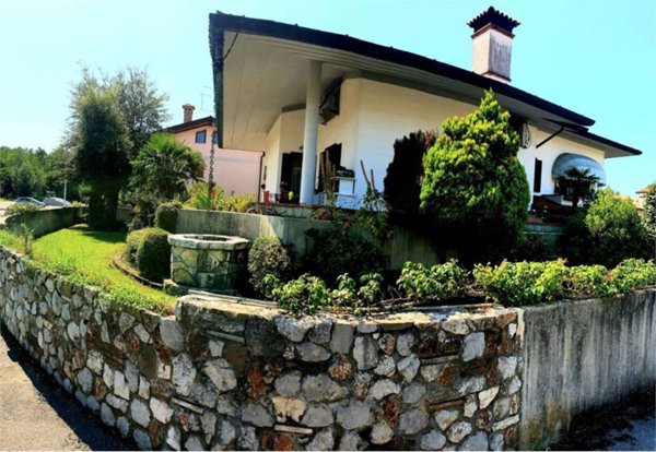 casa indipendente in vendita a Grado