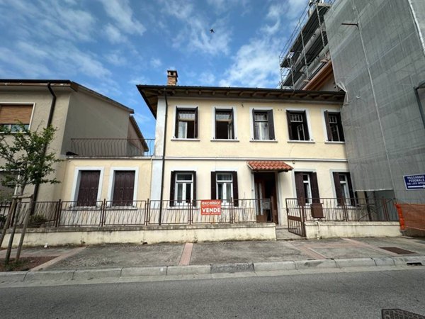 casa indipendente in vendita a Grado