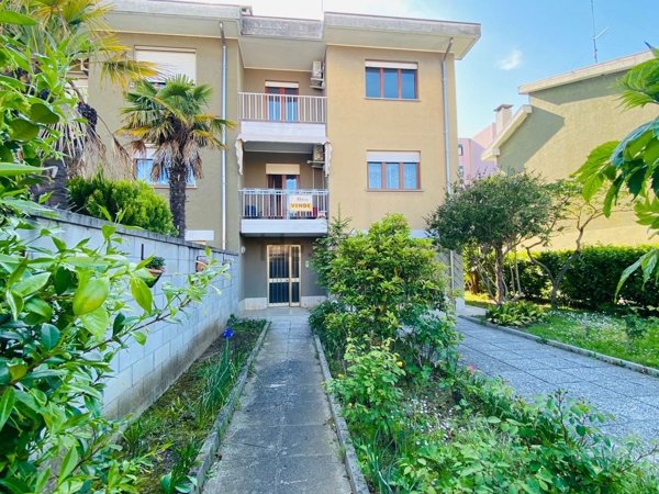 casa indipendente in vendita a Grado