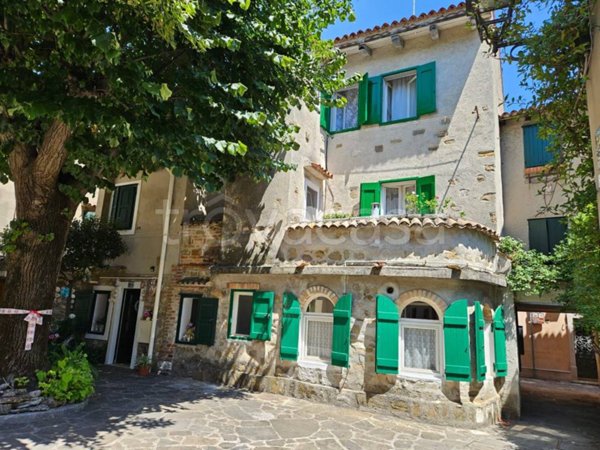 casa indipendente in vendita a Grado
