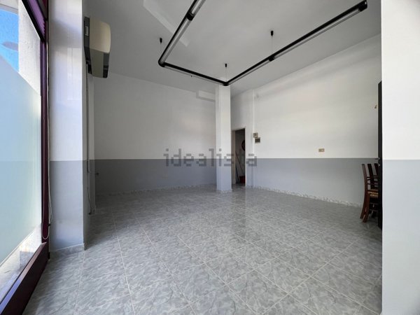 locale commerciale in vendita a Grado