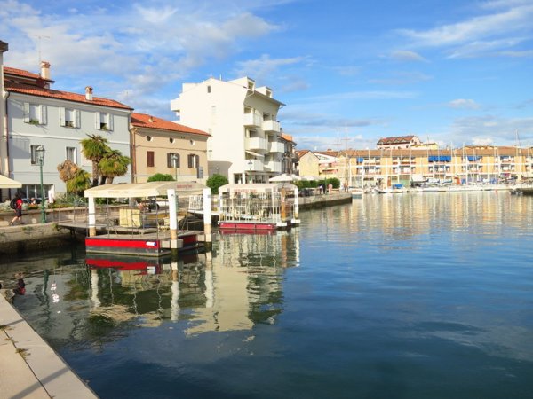 locale commerciale in vendita a Grado