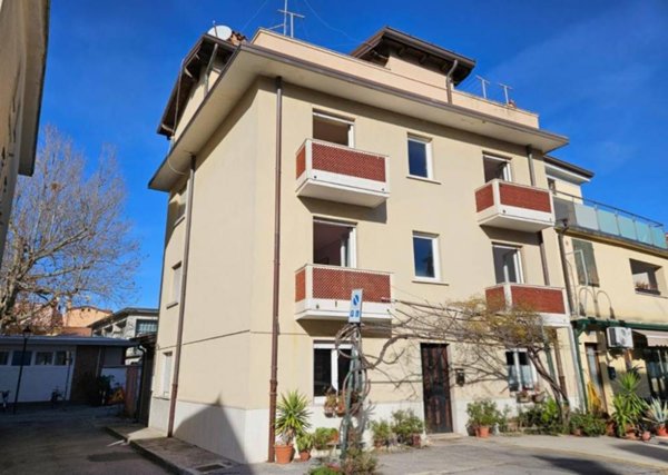 casa indipendente in vendita a Grado