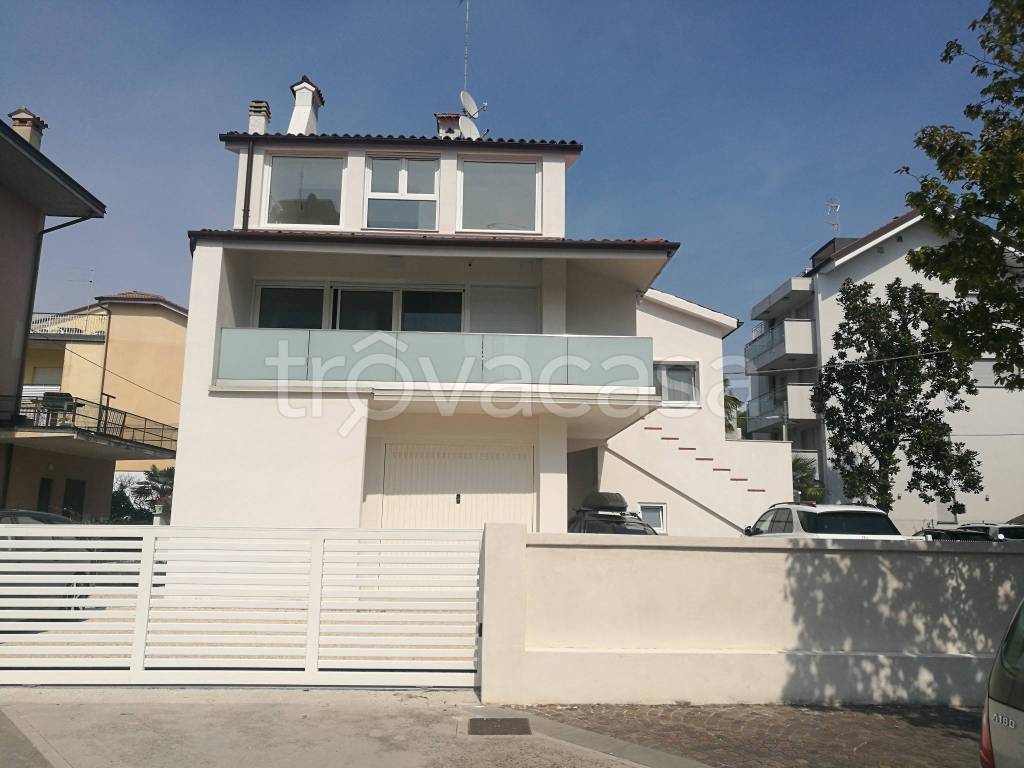 casa indipendente in vendita a Grado