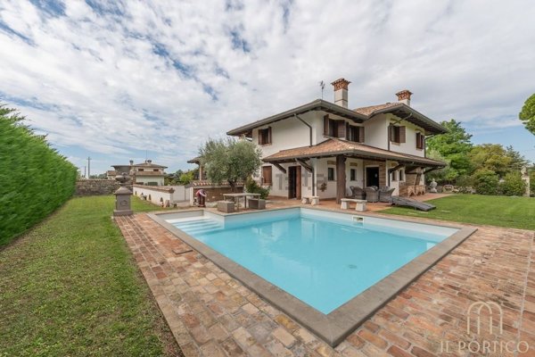 casa indipendente in vendita a Grado