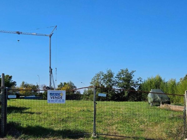 terreno in vendita a Grado