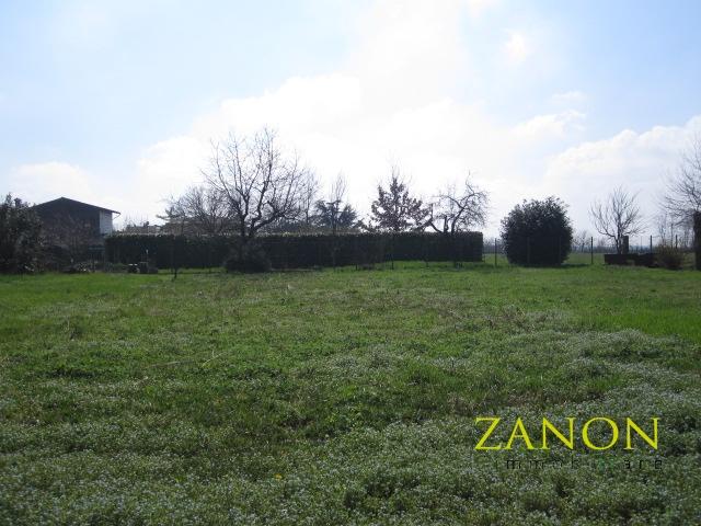 terreno edificabile in vendita a Mariano del Friuli