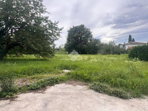 terreno edificabile in vendita a Mariano del Friuli