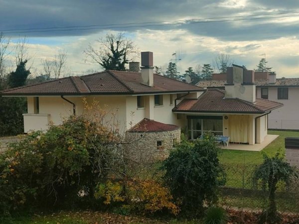 casa indipendente in vendita a Medea