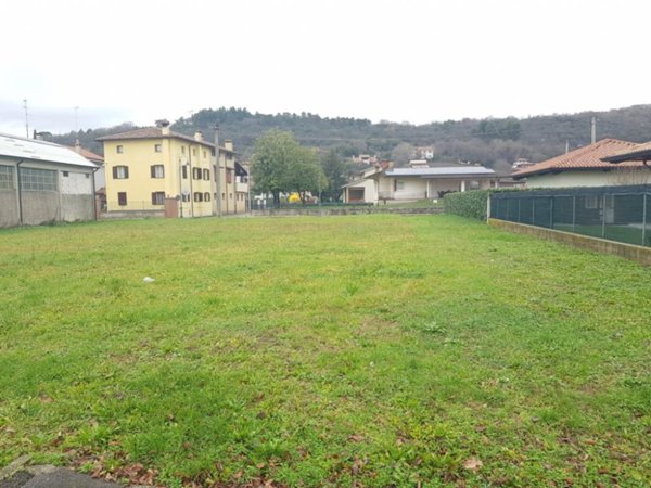 villa in vendita a Medea