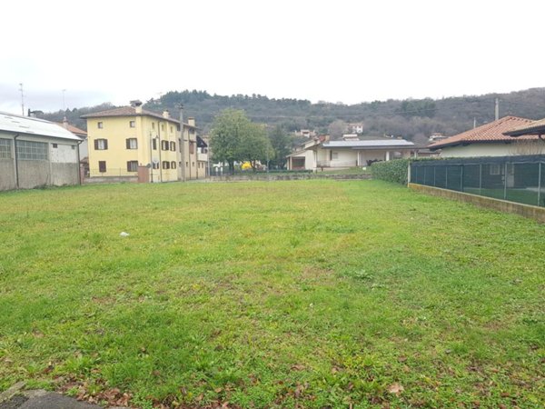 villa in vendita a Medea