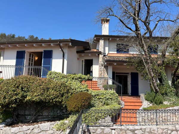 casa indipendente in vendita a Medea