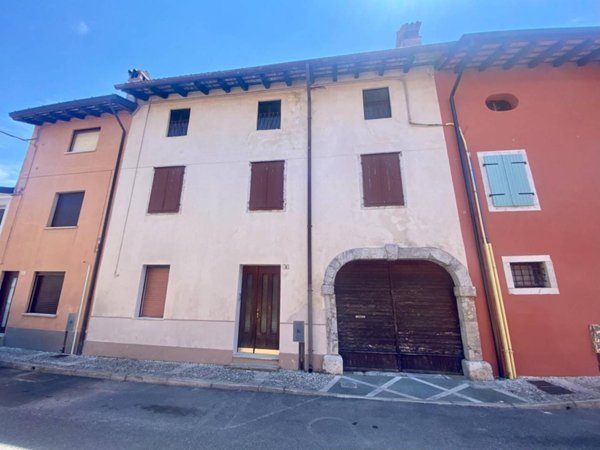 casa indipendente in vendita a Medea