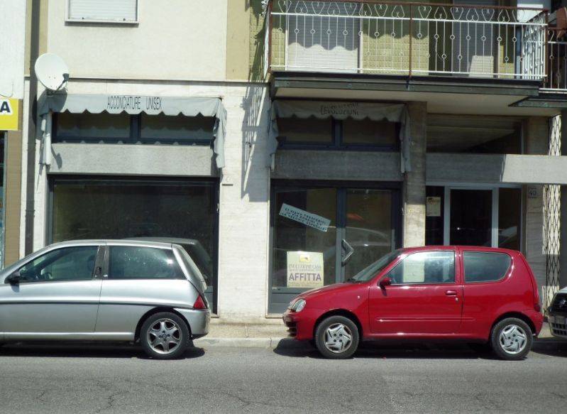 locale commerciale in vendita a Monfalcone