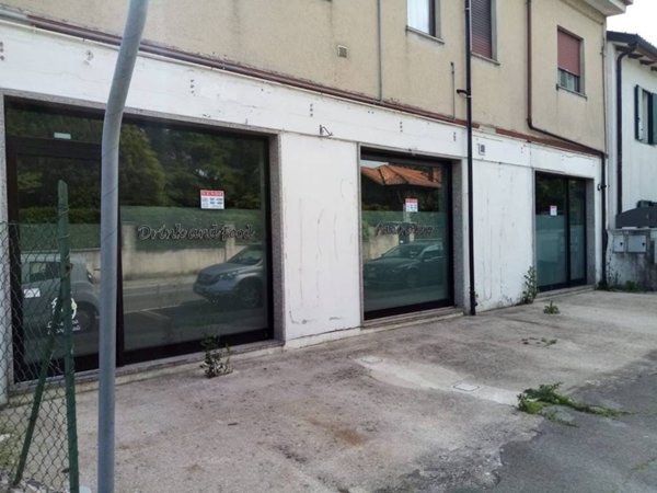 negozio in vendita a Monfalcone in zona San Polo
