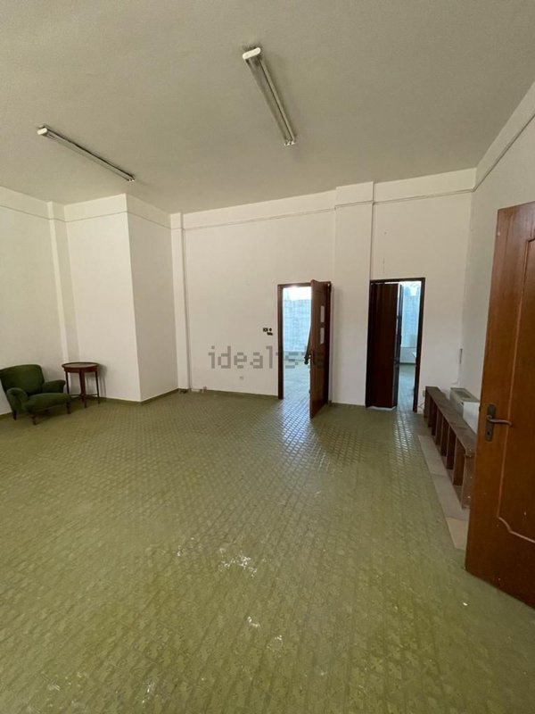 locale commerciale in vendita a Monfalcone