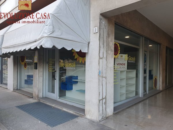 locale commerciale in vendita a Monfalcone