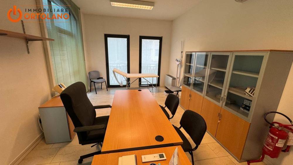 locale commerciale in vendita a Monfalcone in zona Bagni
