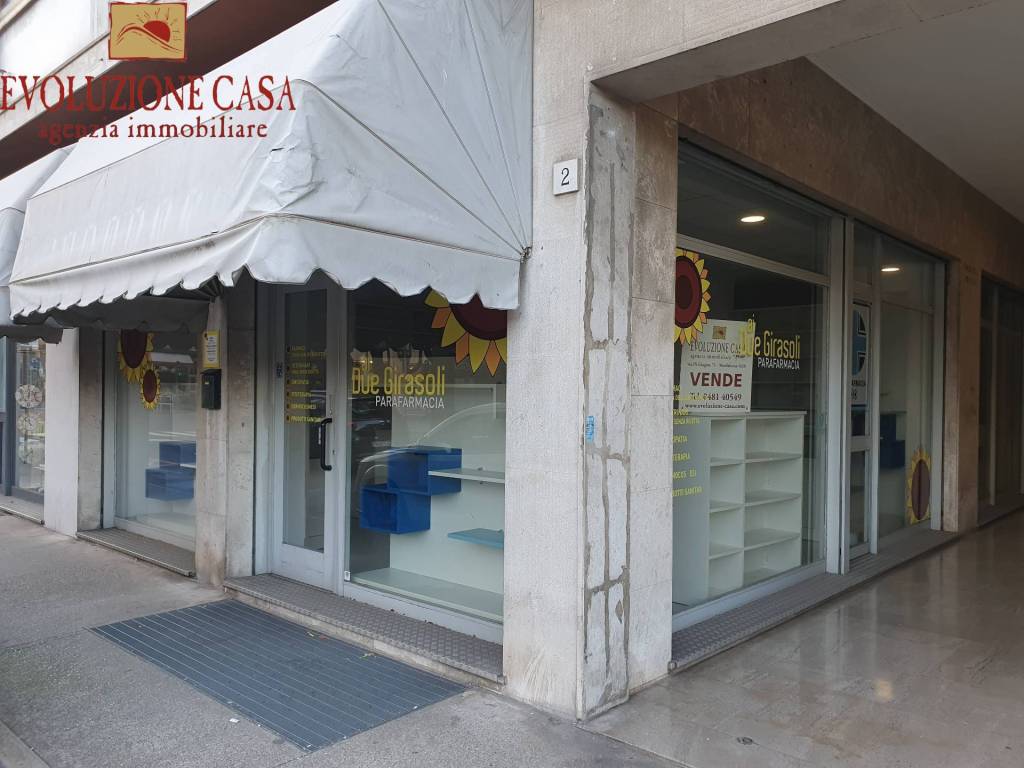 negozio in vendita a Monfalcone