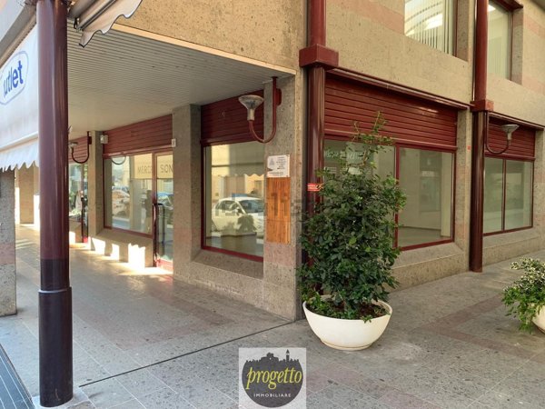 locale commerciale in vendita a Monfalcone