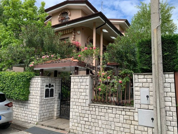 casa indipendente in vendita a Monfalcone