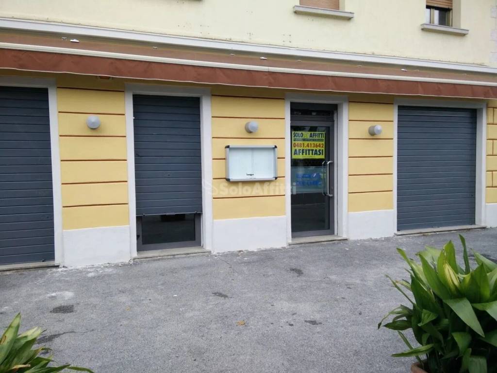 negozio in vendita a Monfalcone in zona Bagni